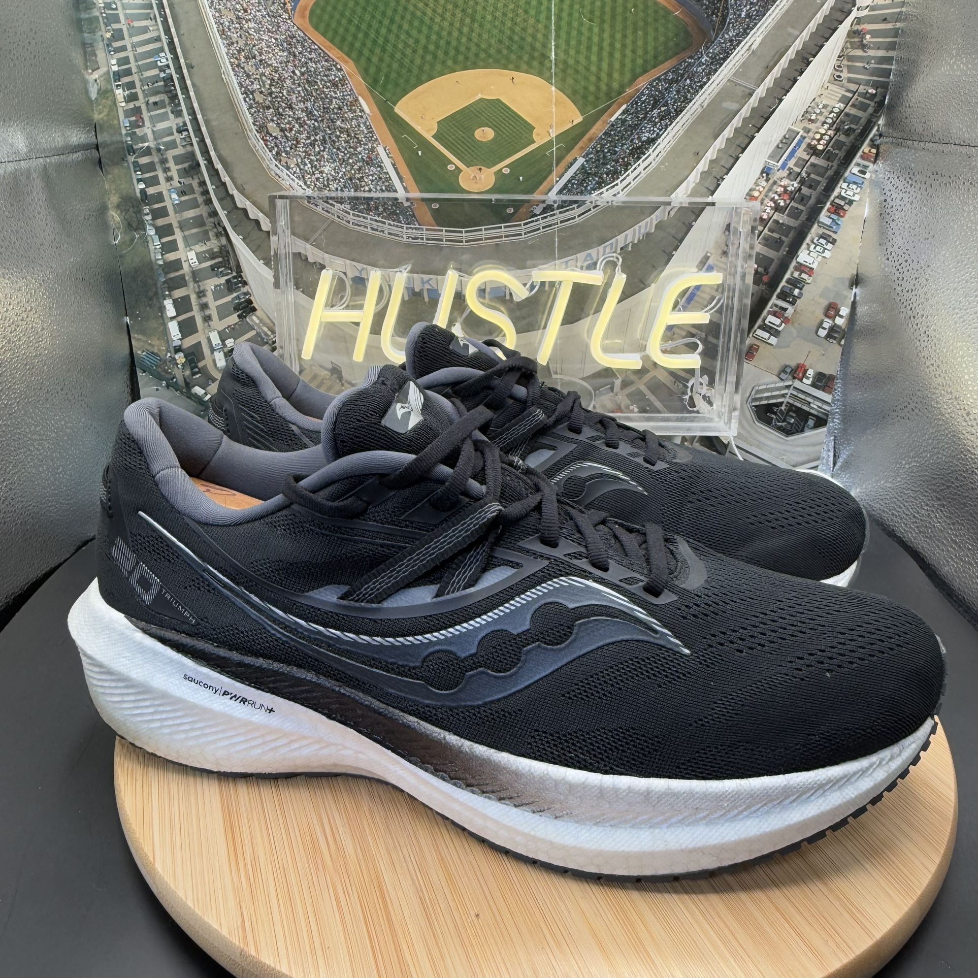 Saucony Triumph 20 Black/White Running Shoes Men’s Sz 12.5 (Wide - photo 2