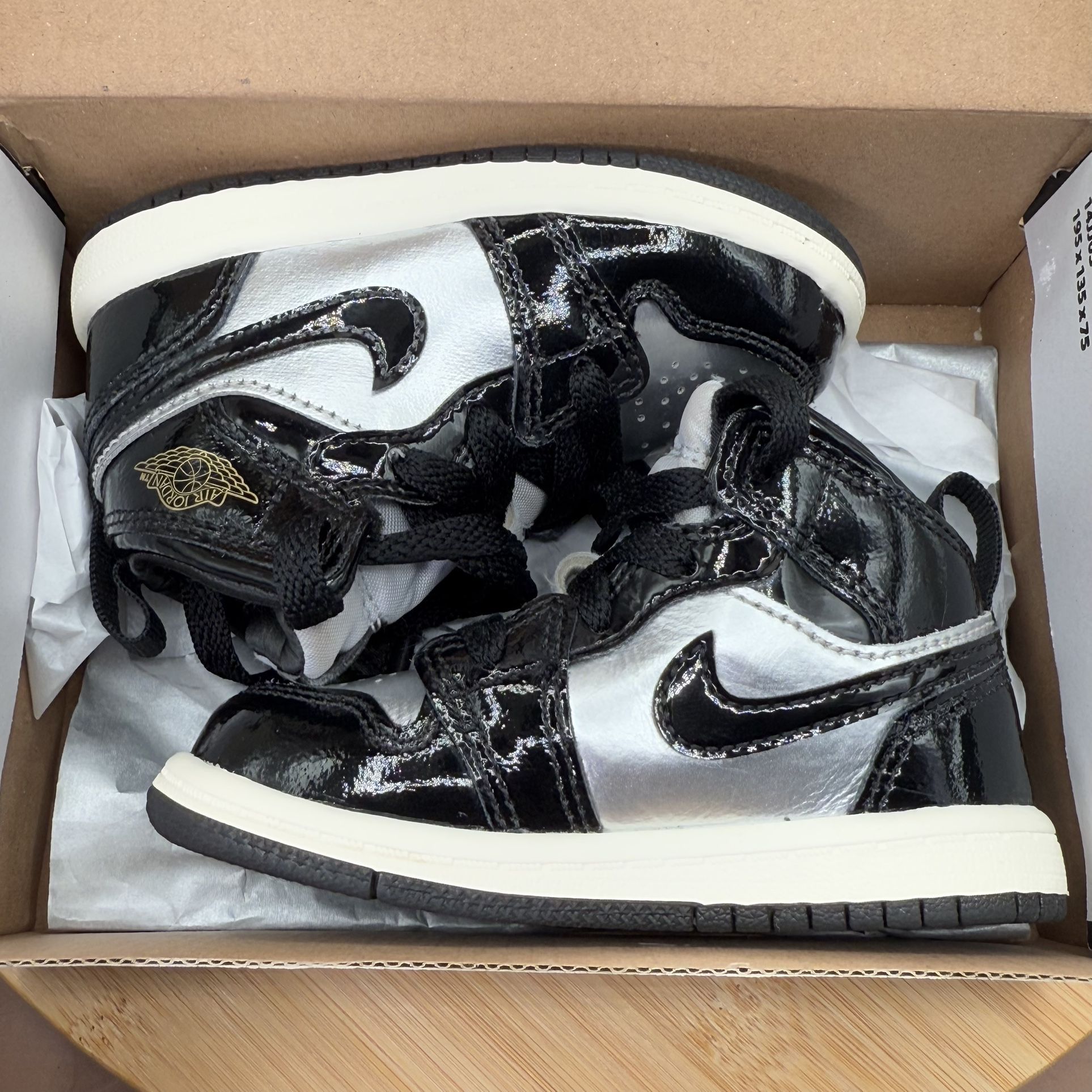 Jordan 1 Mid SE (TD) Shoes Black/Metallic Gold Size 6C (FZ3939-0 - photo 2