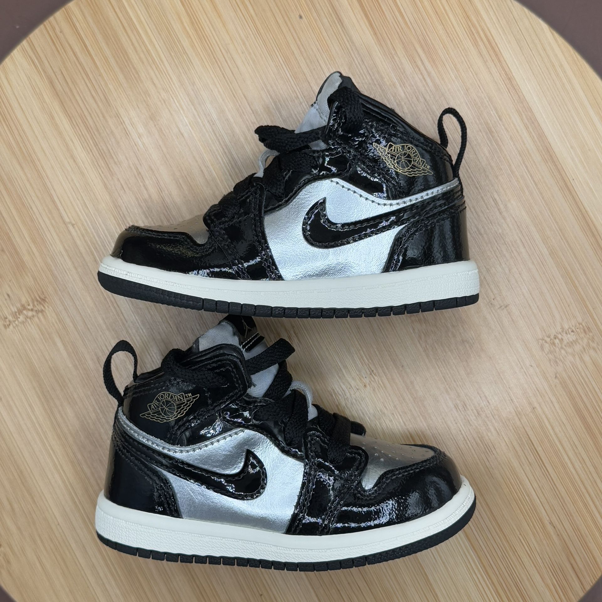 Jordan 1 Mid SE (TD) Shoes Black/Metallic Gold Size 6C (FZ3939-0 - photo 5