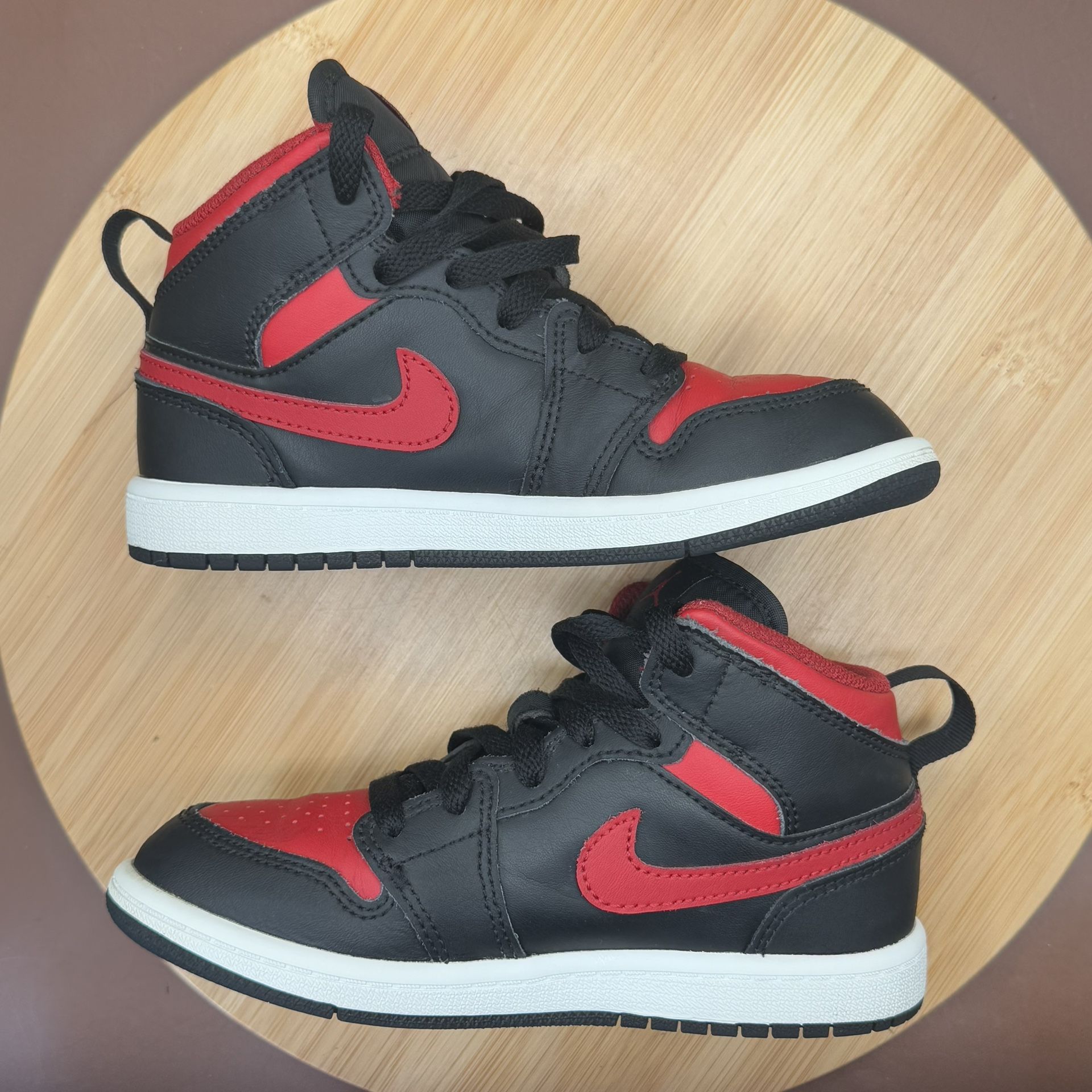 Nike Air Jordan 1 Mid “Bred” Shoes Boys Size 13C - photo 5