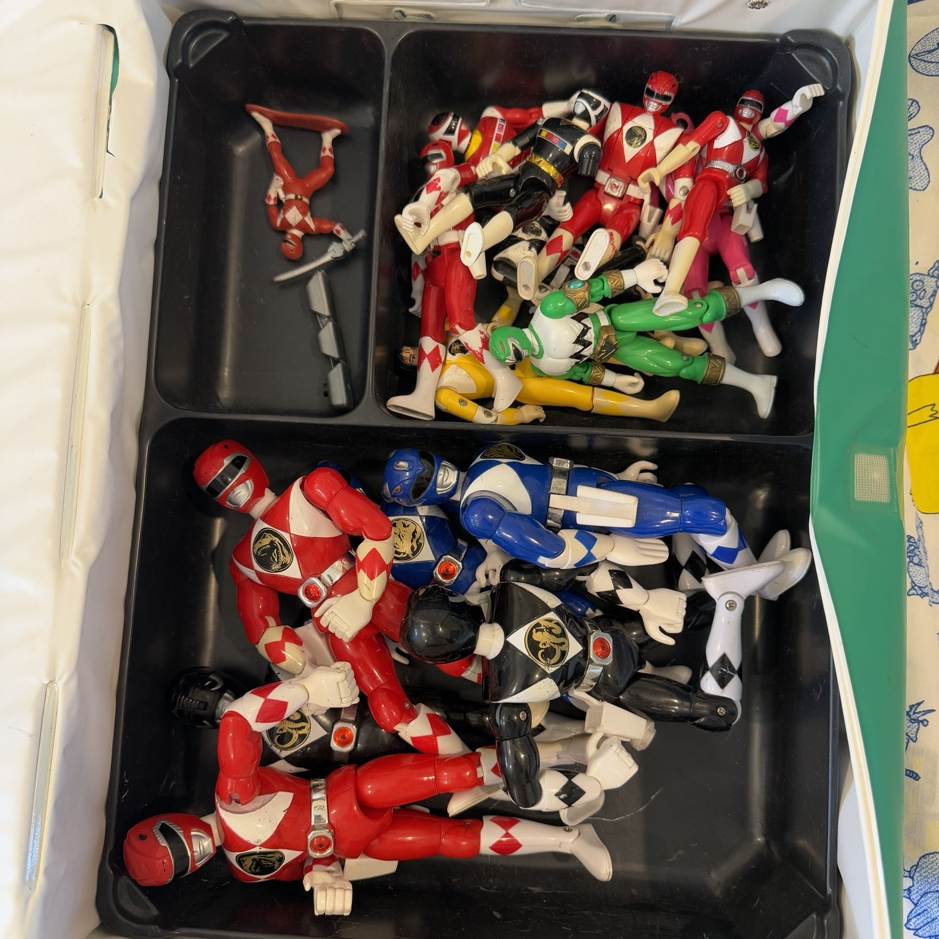 Vintage 90s Power Rangers action figure lot w/ Carrying Case - photo 2