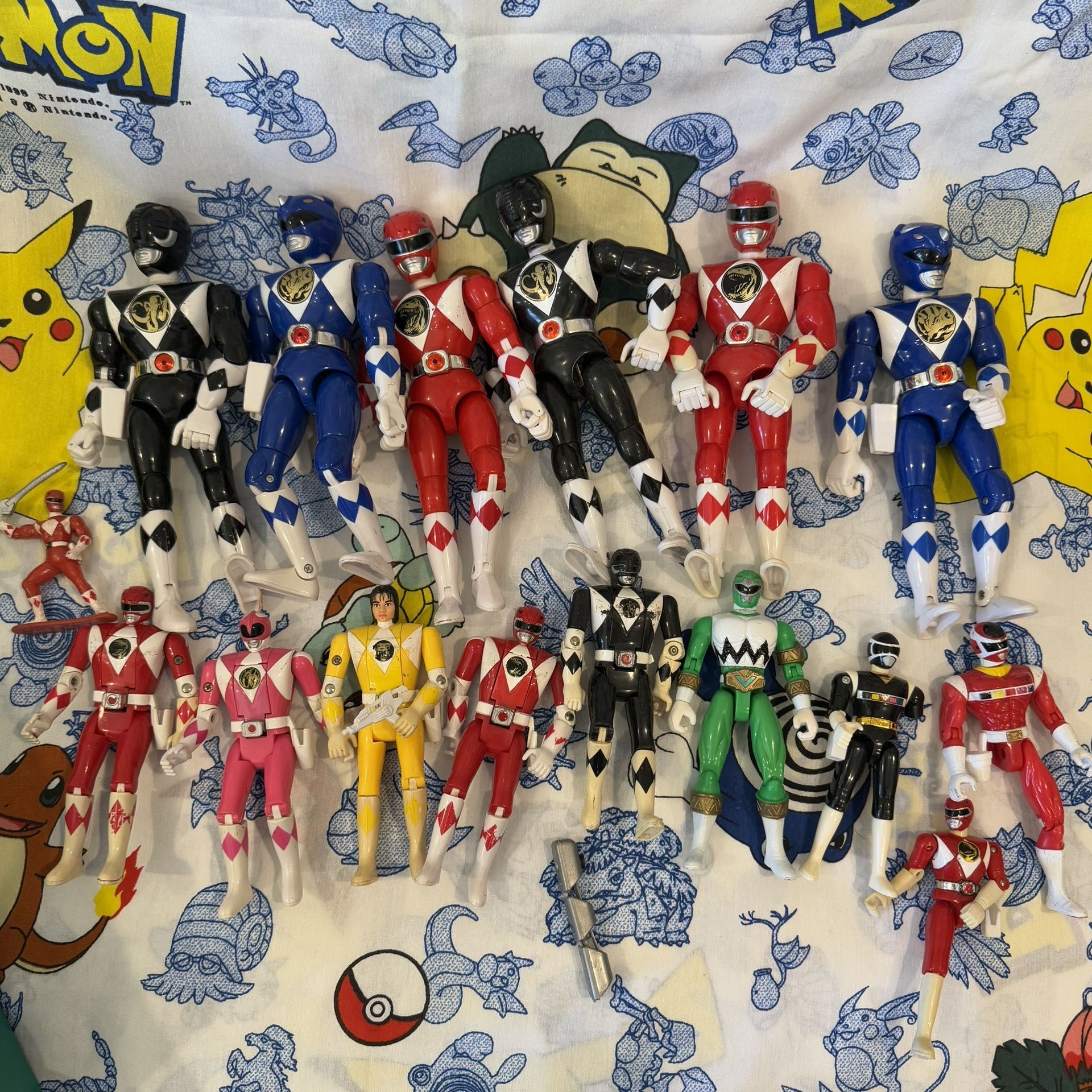 Vintage 90s Power Rangers action figure lot w/ Carrying Case - photo 4