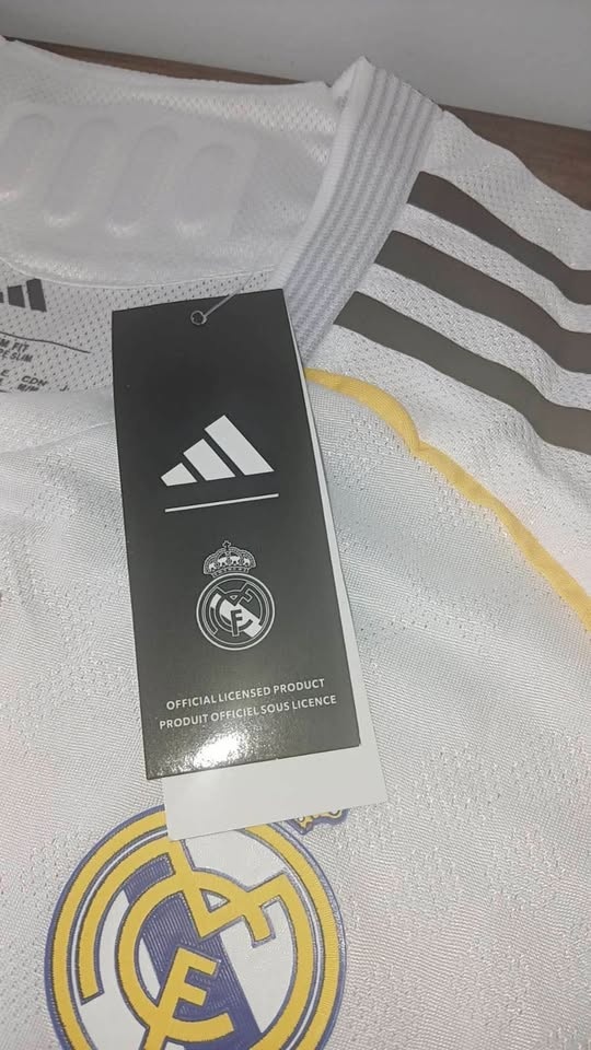 Real Madrid Mbappé Jersey – Size M – Brand New w/ Tags - photo 4