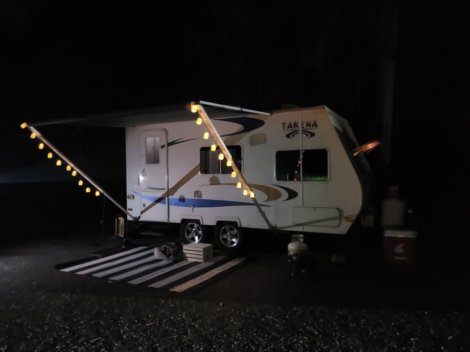 Chalet Takena 19" M-2265 Travel Trailer - photo 2