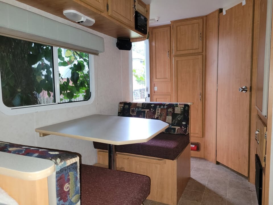 Chalet Takena 19" M-2265 Travel Trailer - photo 4