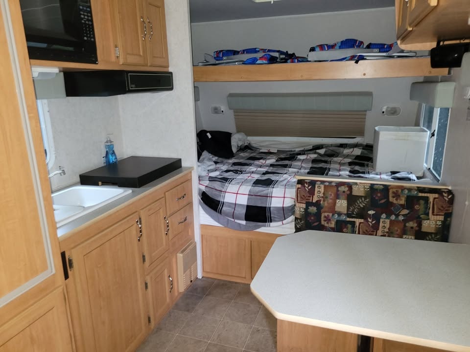 Chalet Takena 19" M-2265 Travel Trailer - photo 5
