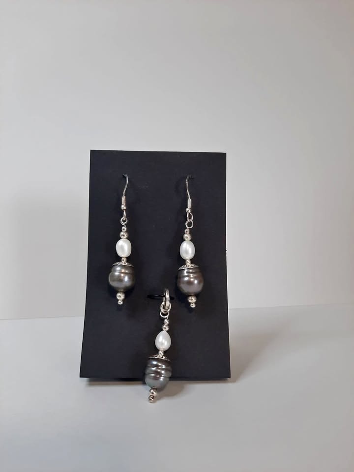 Earrings & Pendant– Silver 925 & Pearl