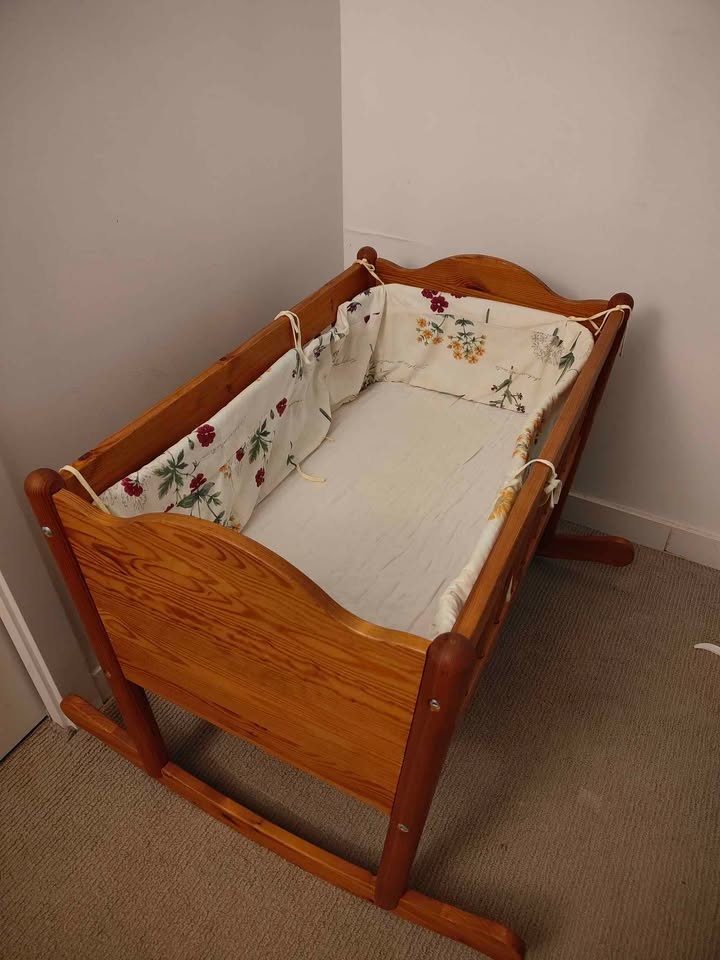 Moving Sale -Baby Cradle– Good Condition - photo 2