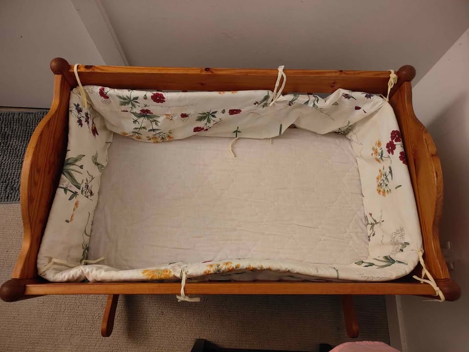 Moving Sale -Baby Cradle– Good Condition - photo 3