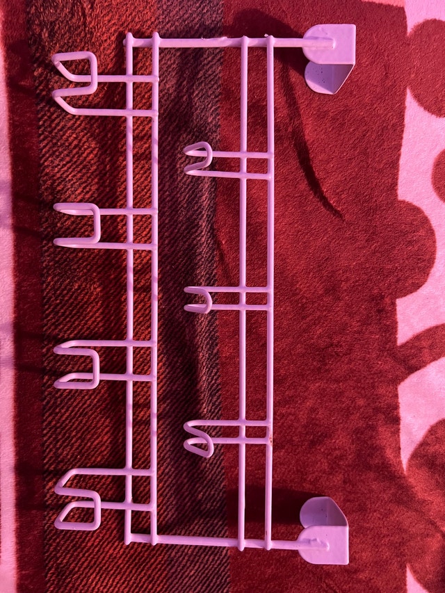 Solid hanger