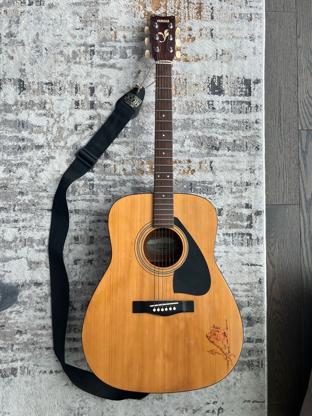Yamaha FG-400 Guitar