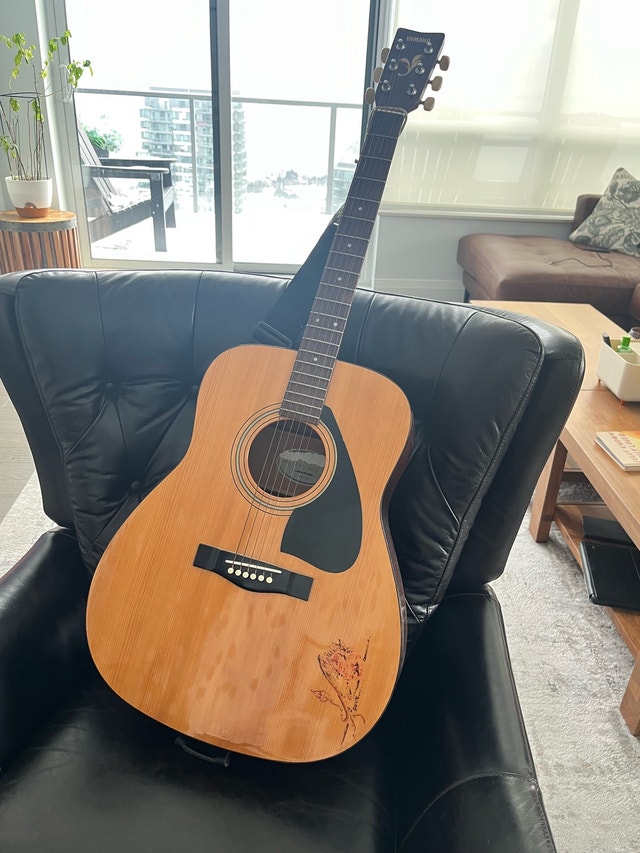 Yamaha FG-400 Guitar - photo 3
