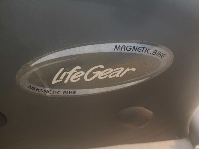 Lifegear stationary bike - photo 3