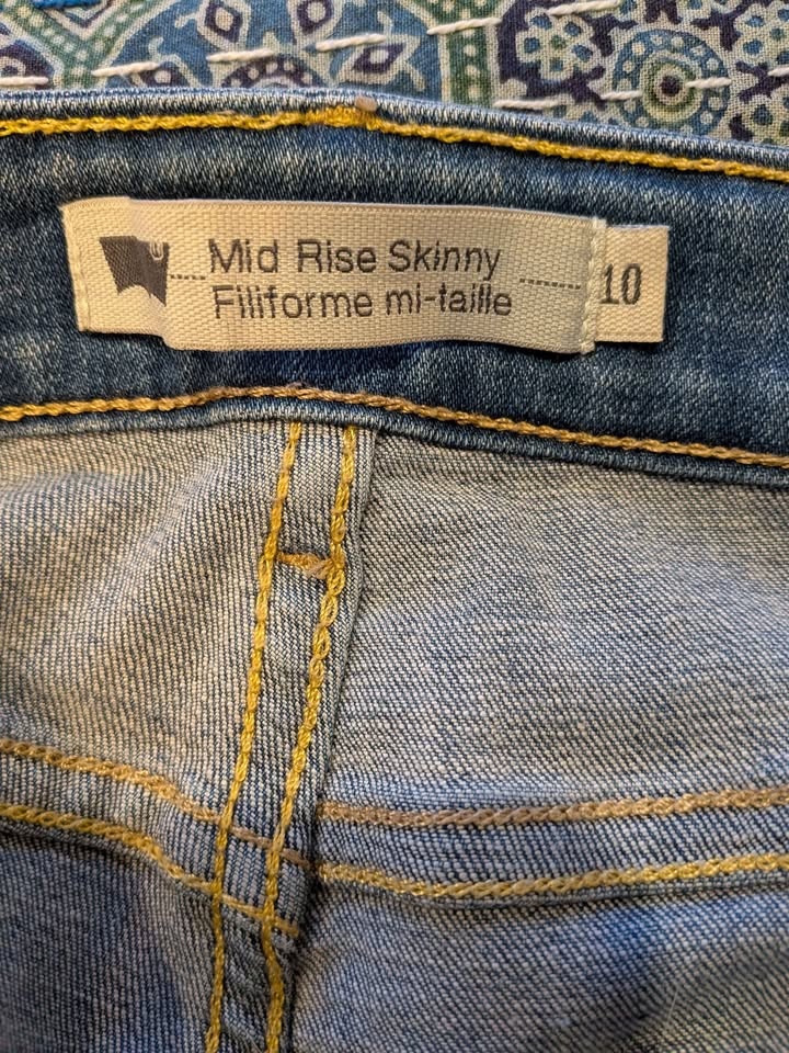 EEUC Levis jeans size 10, 30" x 32", Mid Rise Skinny - photo 2