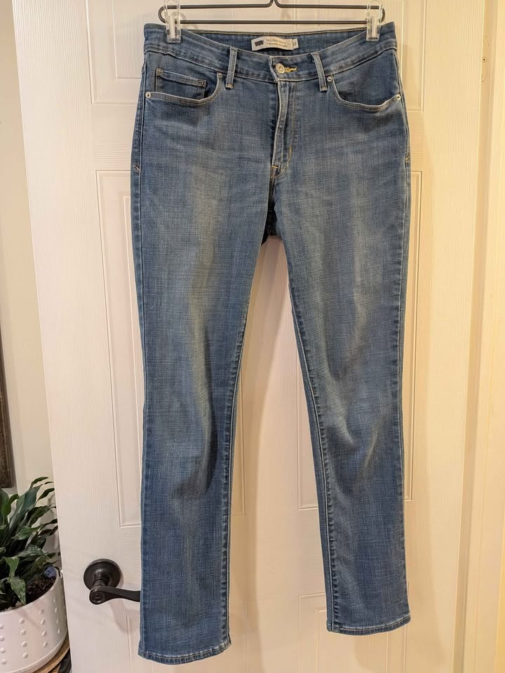 EEUC Levis jeans size 10, 30" x 32", Mid Rise Skinny - photo 4