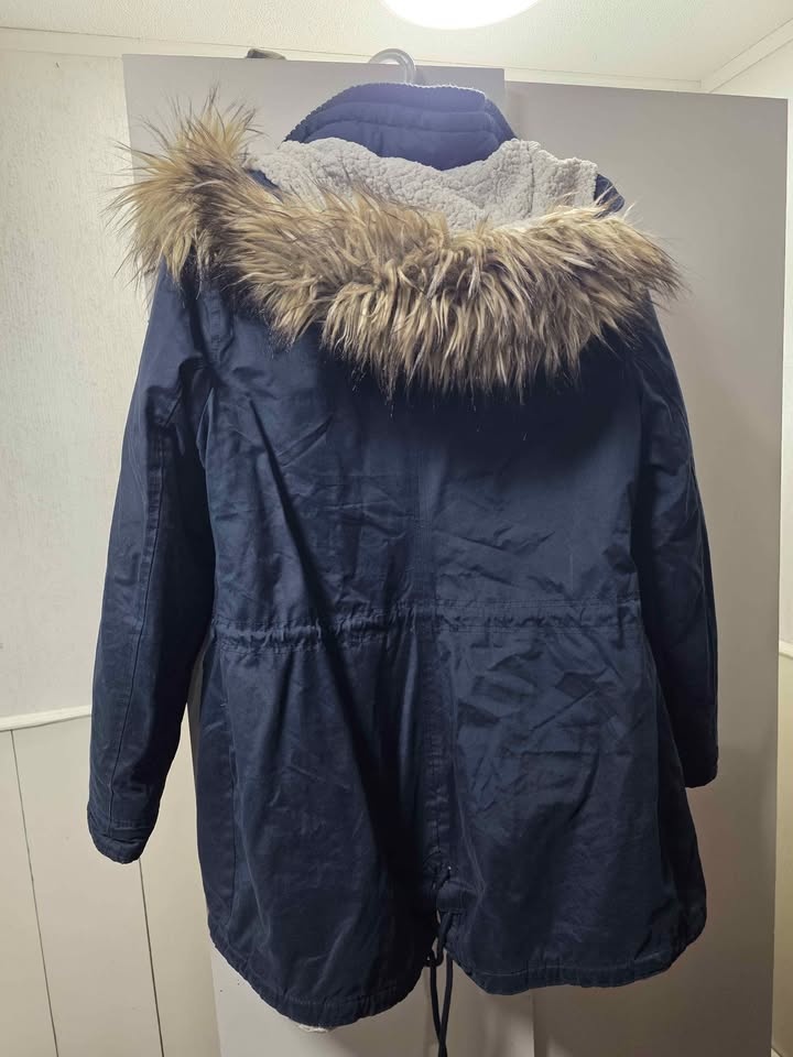 Hollister Winter Jacket - Size L - photo 2