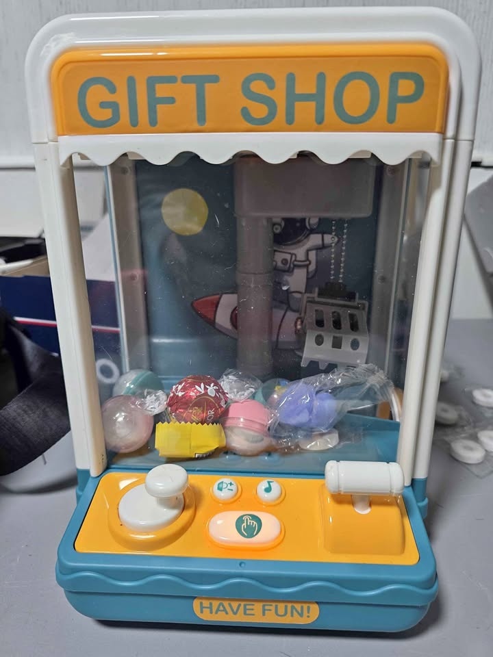 Arcade- Claw Machine
