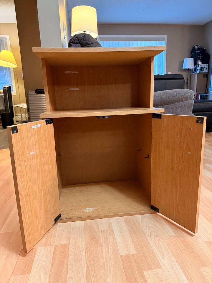 Free wooden cabinet - photo 2