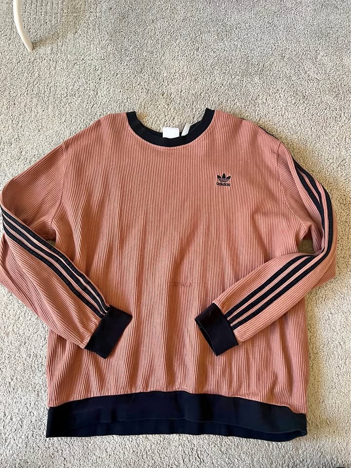 Vintage Adidas salmon coloured sweater