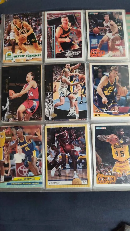 Lot of (150+) Baseball& Basketball Trading Cards image indicator(2)