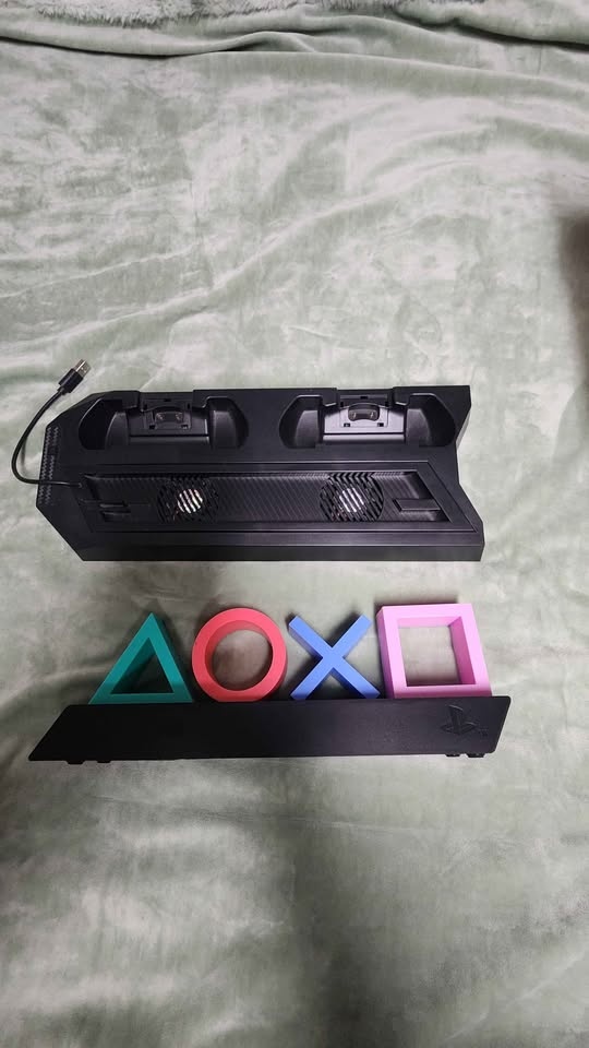 Ps4 with 2 controllers, Vr, motion controllers, camera and 12 ga - photo 4