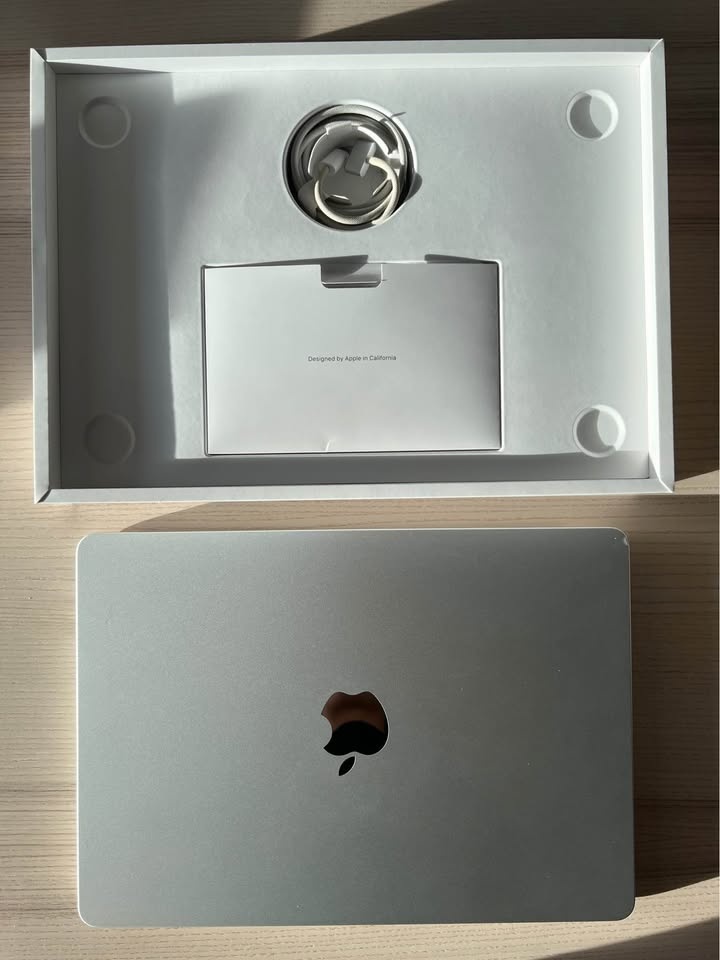 MacBook Air 13.6” M2 - Screen not working - OBO - photo 5