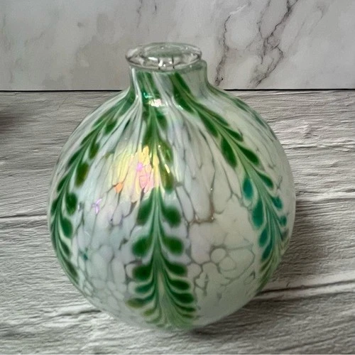NIB Traditions Glass Oil Lamp Round Green White Opal Swirl - photo 2