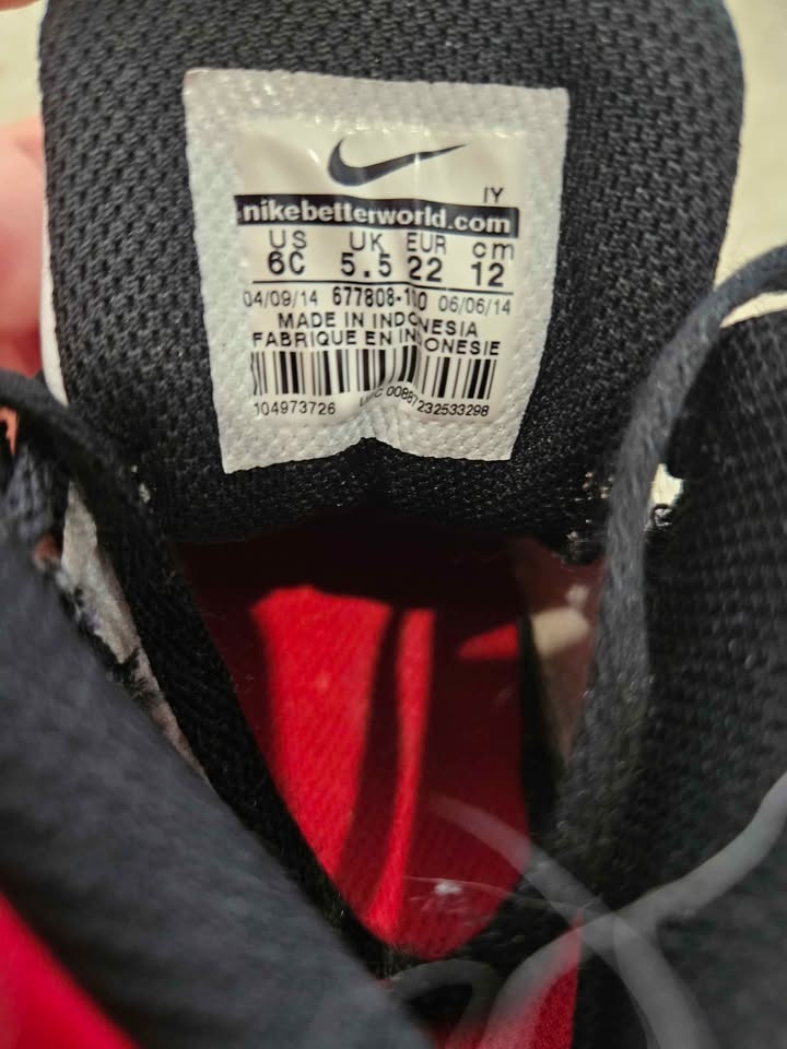 Nike Toddler Shoes Size 6C – Excellent like-new condition - photo 4