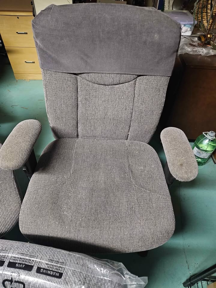 Office chairs - photo 3