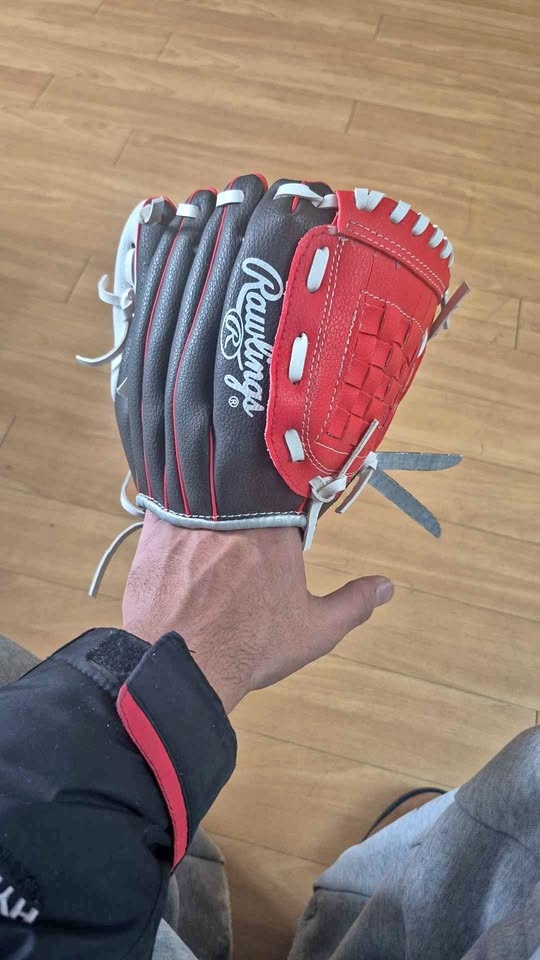 Brand new Rawlings baseball glove