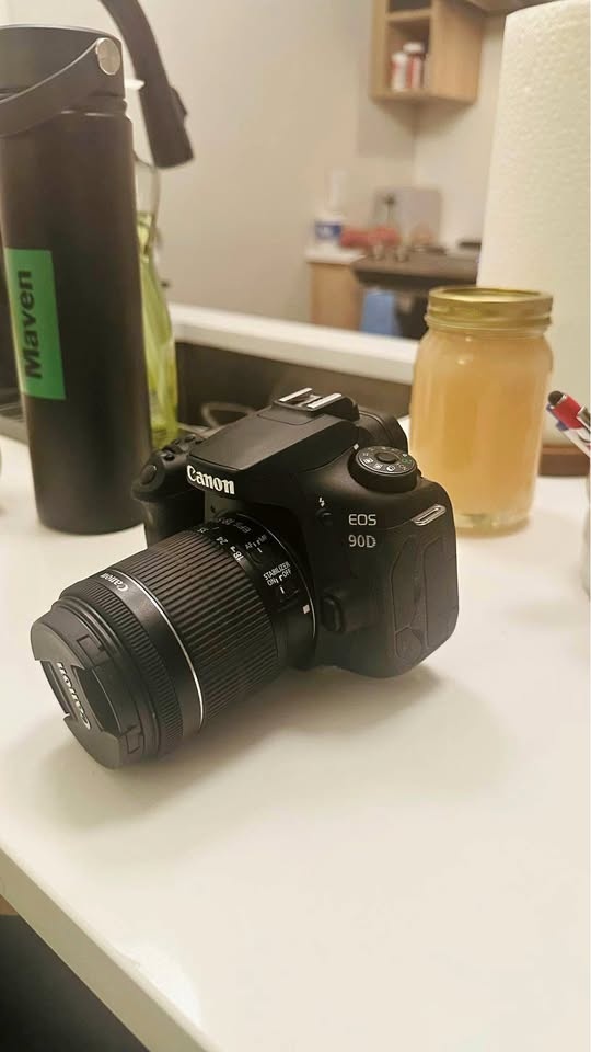 Canon EOS 90D DSLR Camera includes two lens ( 18-55mm and 50mm)