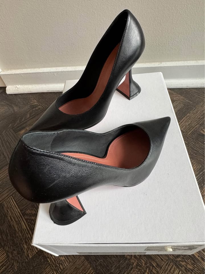 🔥 Amina Muaddi | Size 5.5 Ami Black Pump Heels - photo 5