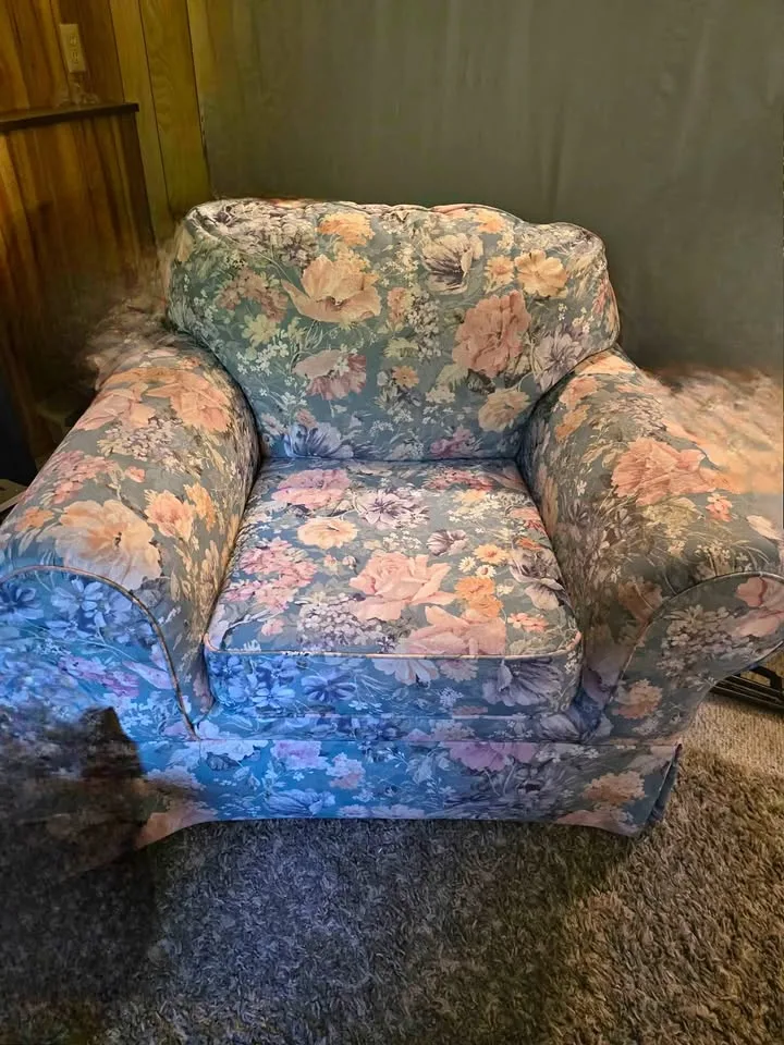Vintage couch and chair thumbnail