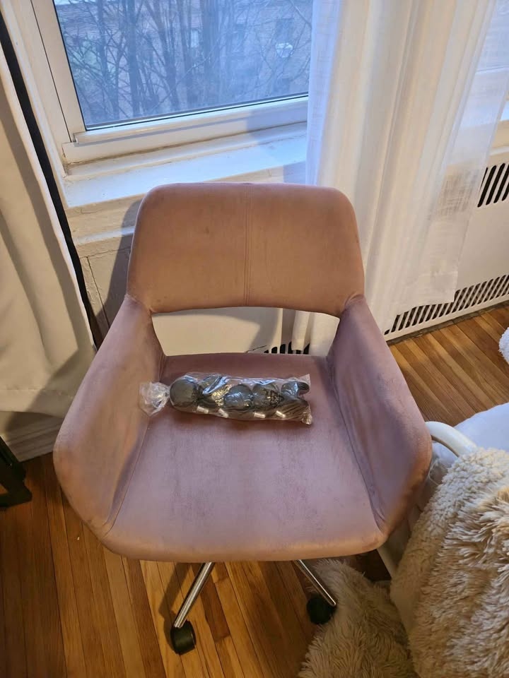 Pink Velvet Desk Chair with Wheels