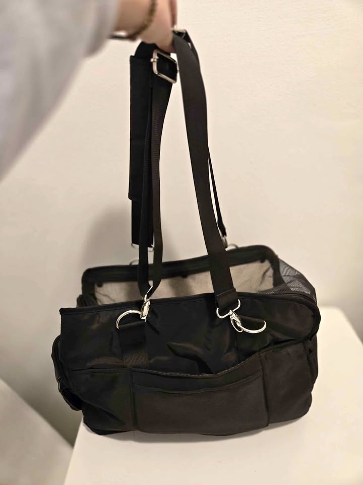 Pet Carrier (Black)