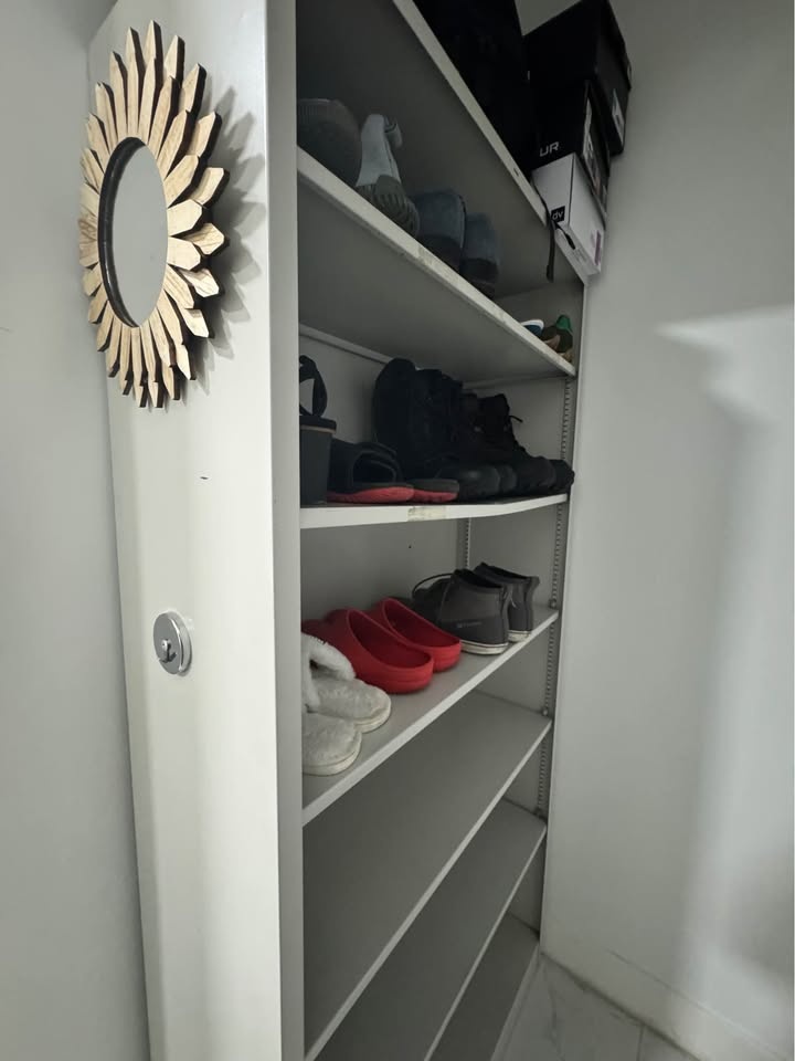 Metal shoe rack/storage shelf. - photo 2