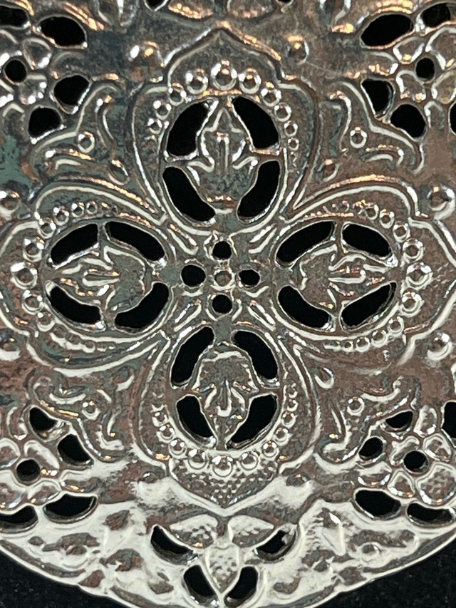 Silver-Tone Filigree Pendant Necklace - photo 3
