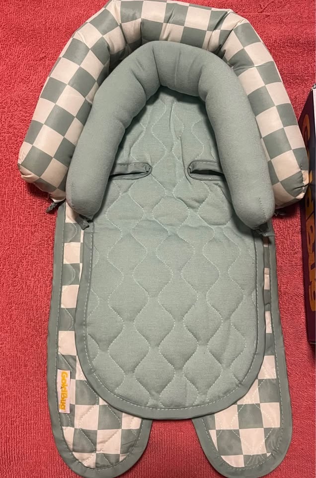 Newborn / Infant Head Support - Like New - photo 2