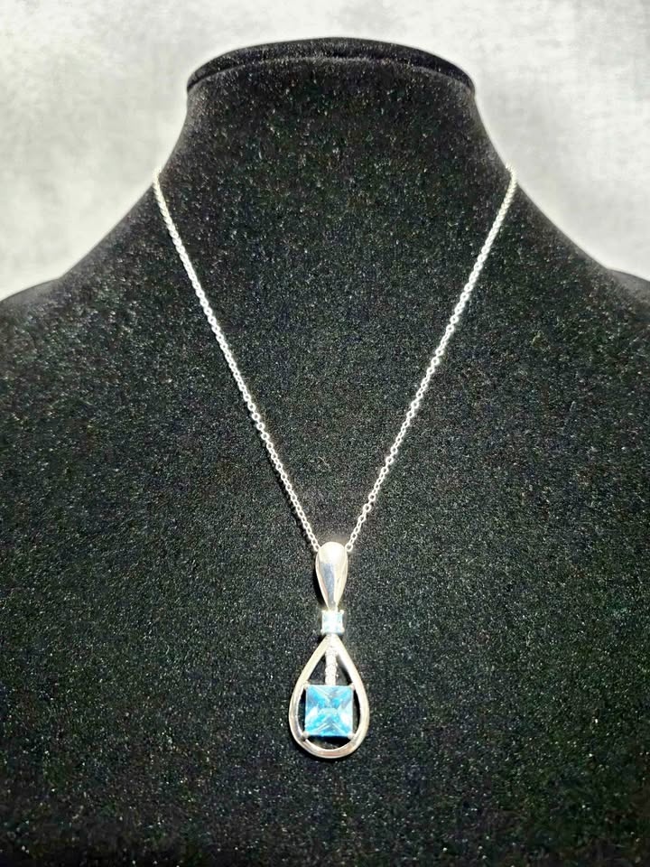 Nice Gemmed Necklace $30