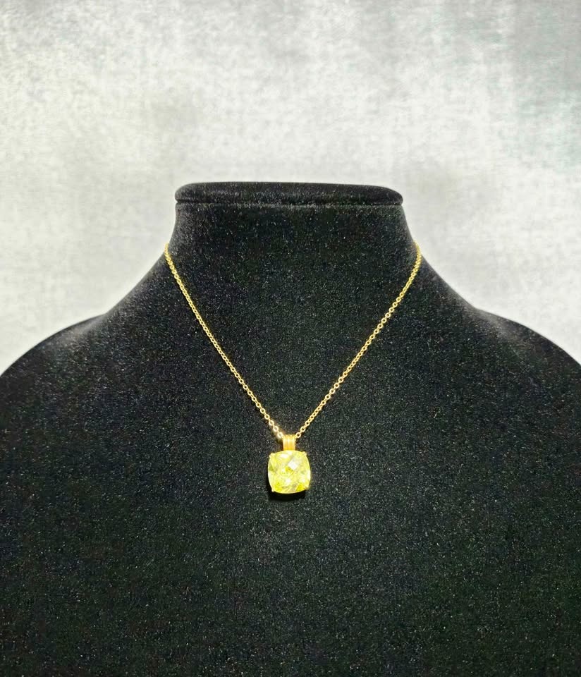 Beautiful Gemmed Necklace $40 - photo 3