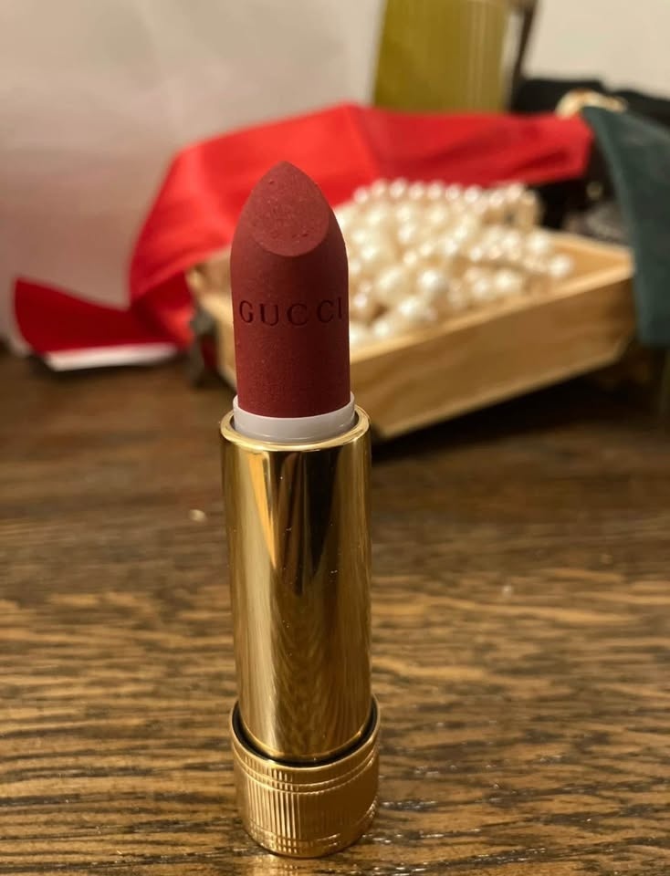 Gucci Red lipstic - photo 2
