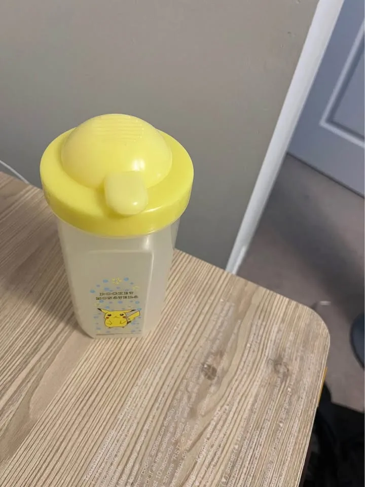 Rare Vintage Pokémon Water Bottle image indicator(3)