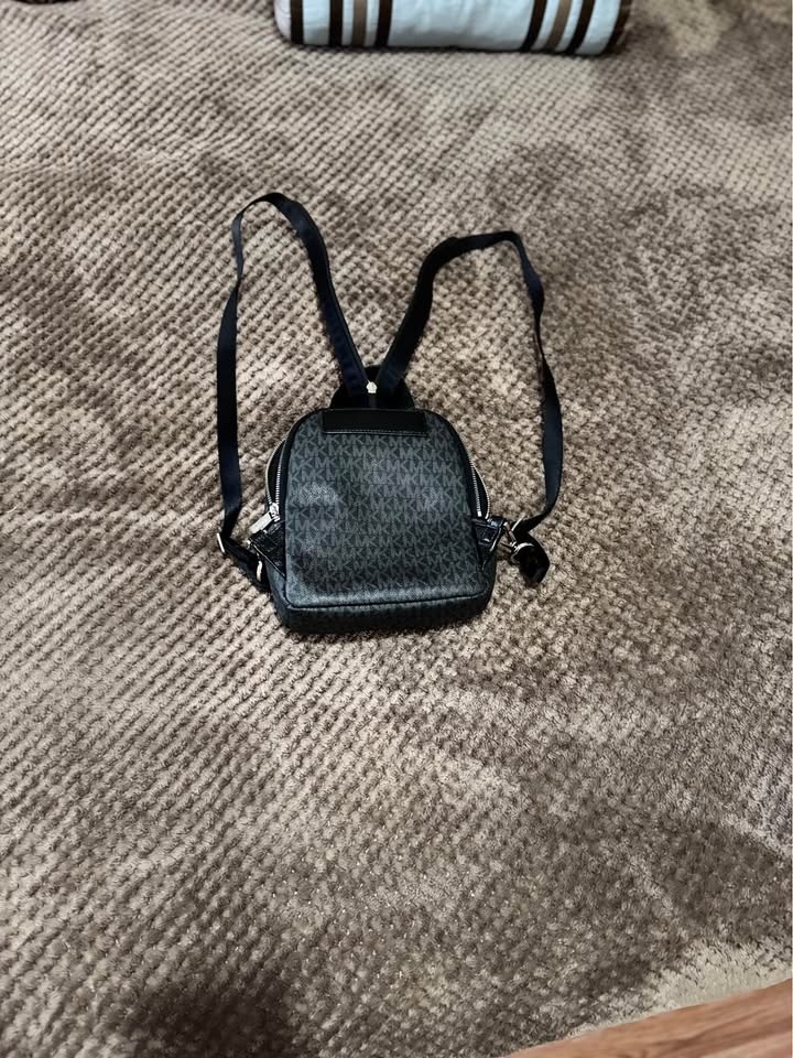 Michael Kors Jaycee XS Convertible Backpack Purse - photo 2