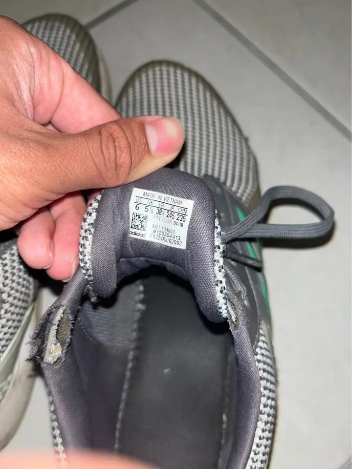 Adidas PureBoost DPR Youth Size 6 image indicator(5)