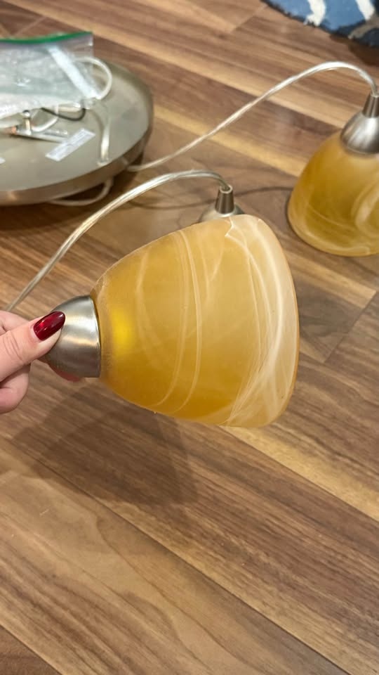 FREE Ceiling Light / 3 Pendant Lamp - photo 3
