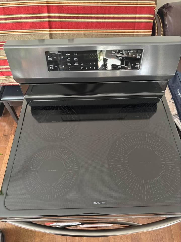 Frigidaire Gallery Induction Range w/ Airfry - photo 2