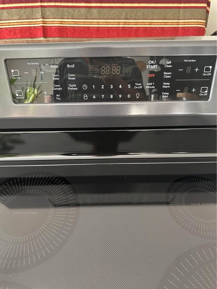 Frigidaire Gallery Induction Range w/ Airfry - photo 5