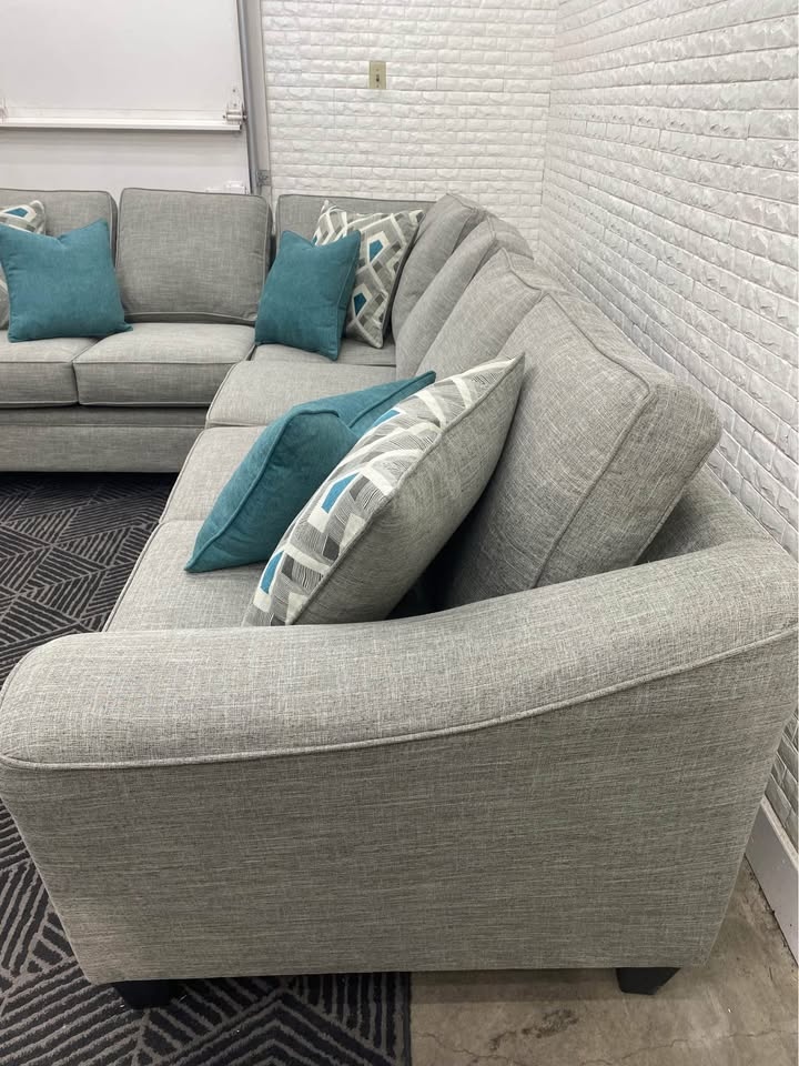 Sectional Sofa & Pillows - photo 5