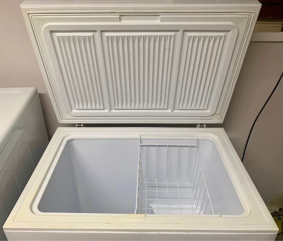 Kenmore Chest Freezer with Removable Basket - photo 3