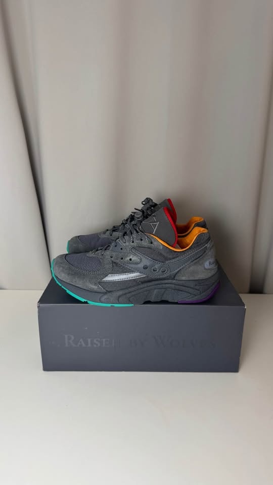 Saucony Aya Raised By Wolves - photo 2